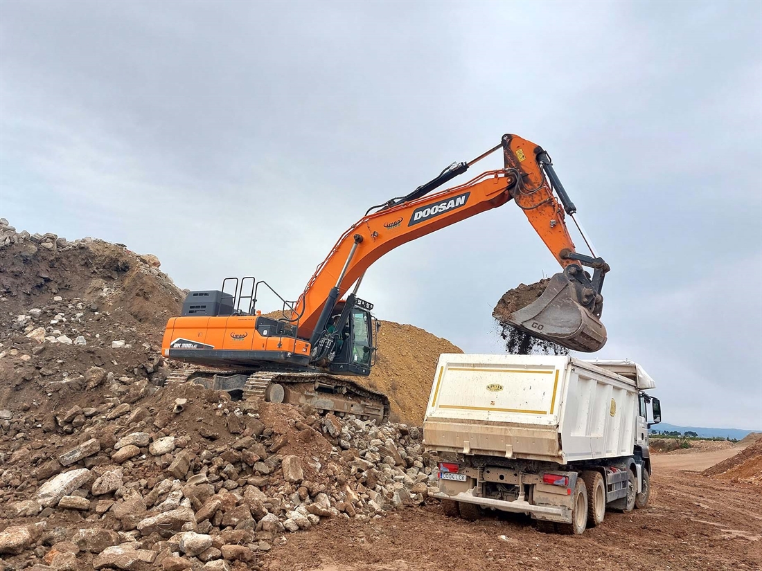 New Doosan DX380LC-7 at Spanish recycling plant