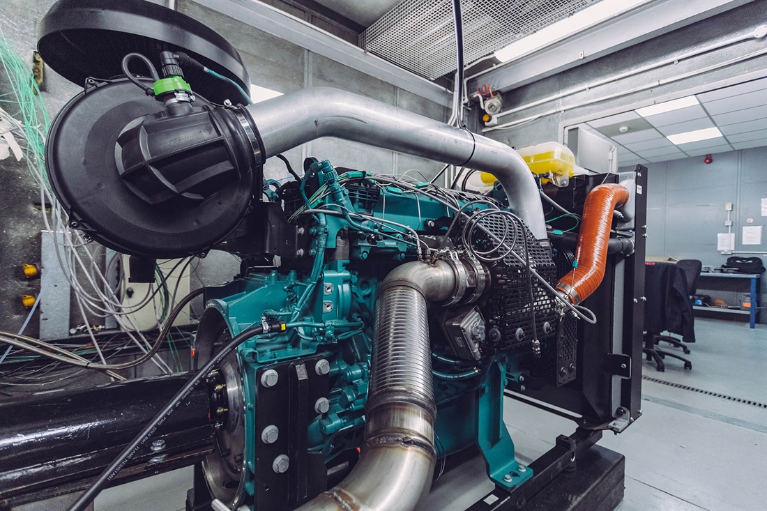 Dual-fuel hydrogen engines by Volvo Penta and CMB.Tech