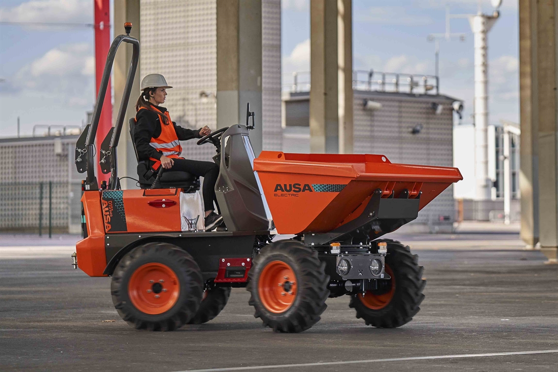 Electric dumper and telehandler from AUSA