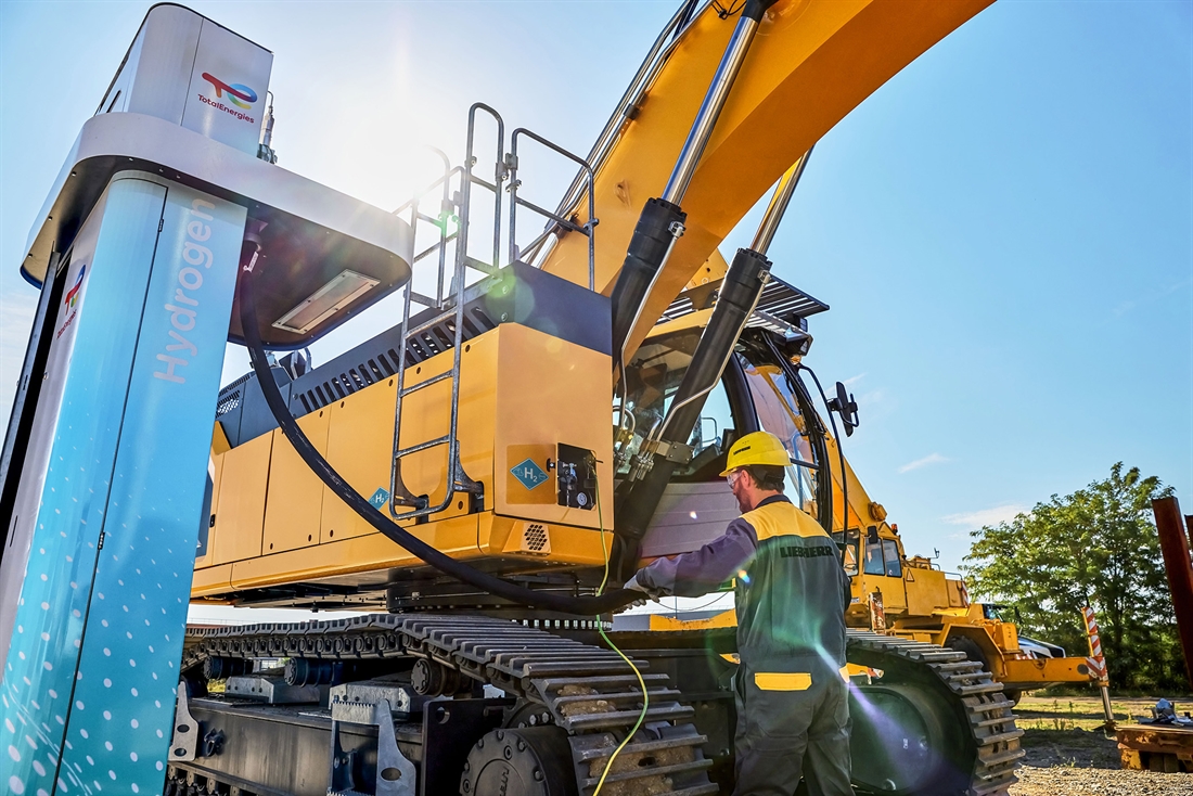 Liebherr hydrogen excavator wins award