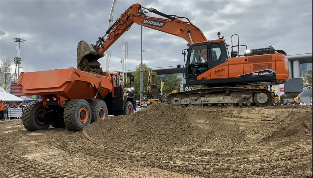 Peter Haddock takes an Electric Journey with Doosan at Bauma