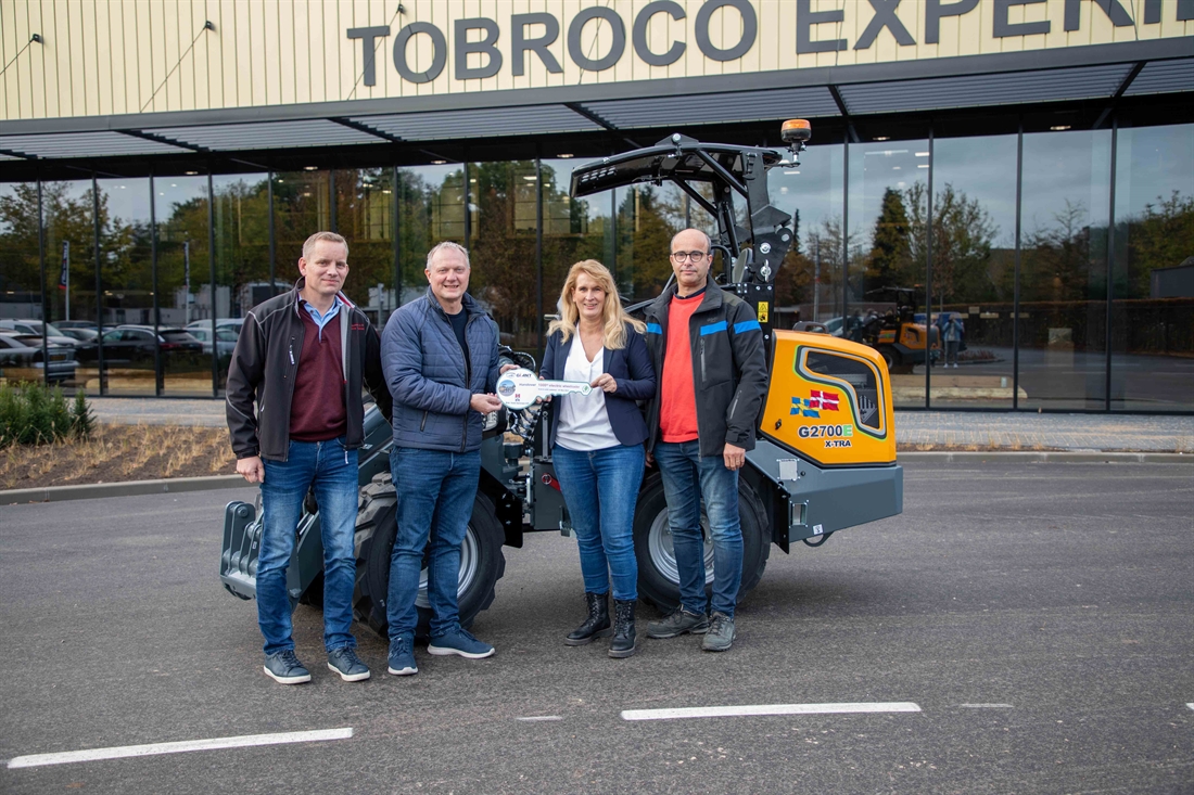 Tobroco-Giant hands over 1,000th electric wheel loader