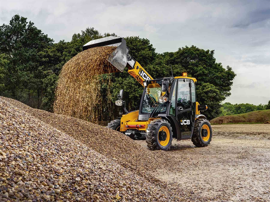 Tiny JCB 514-40 Loadall packs huge cab