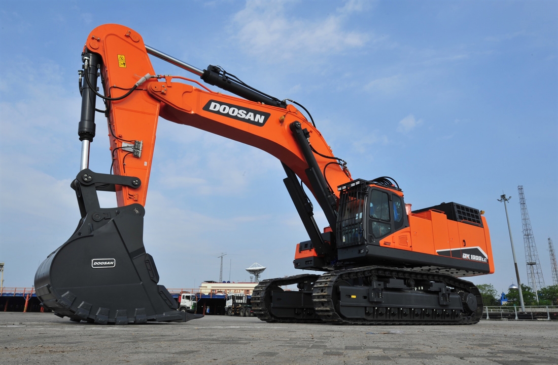 First Doosan DX1000LC-7 in Europe