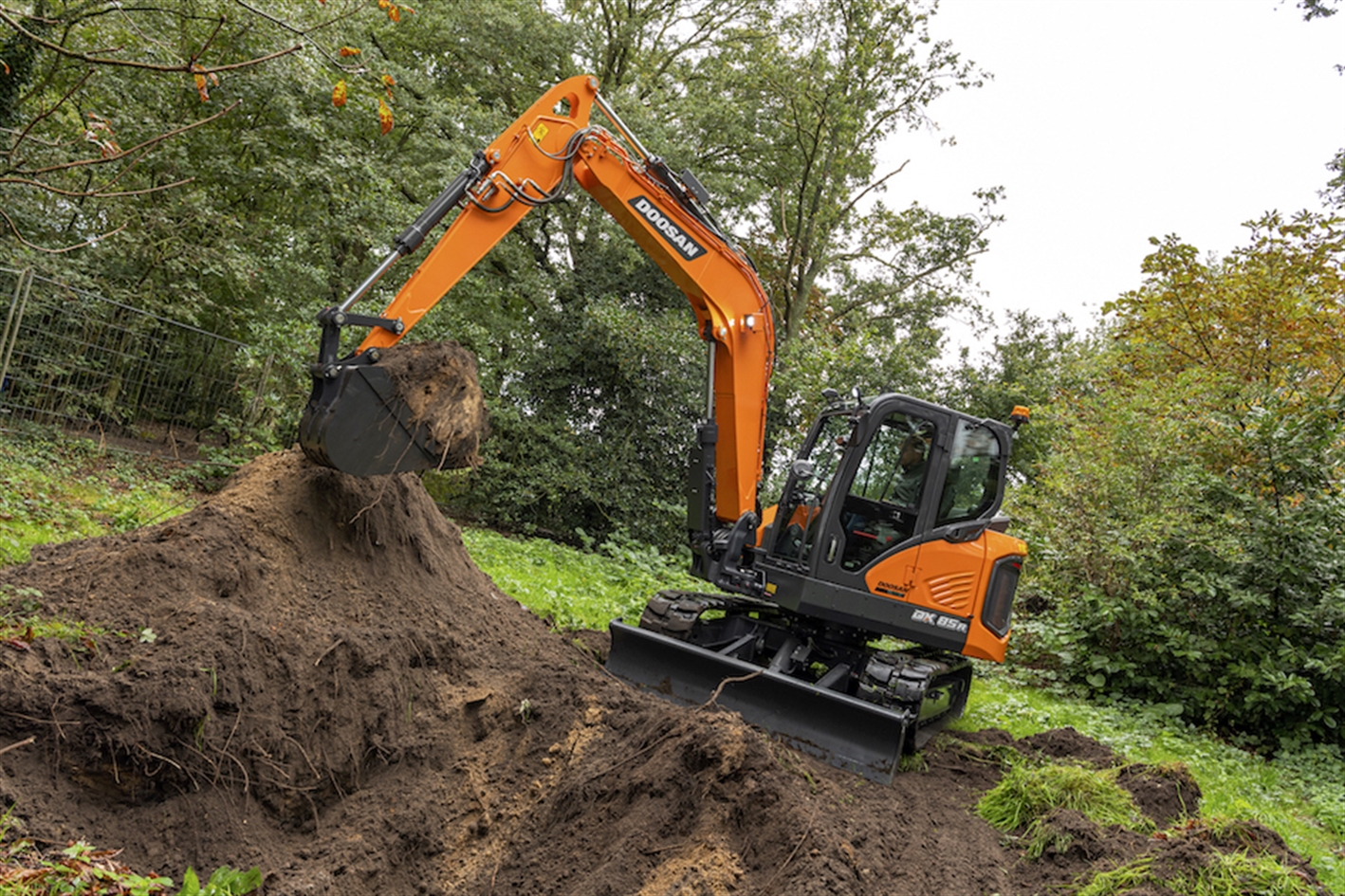Doosan launches new DX85R-7 excavator