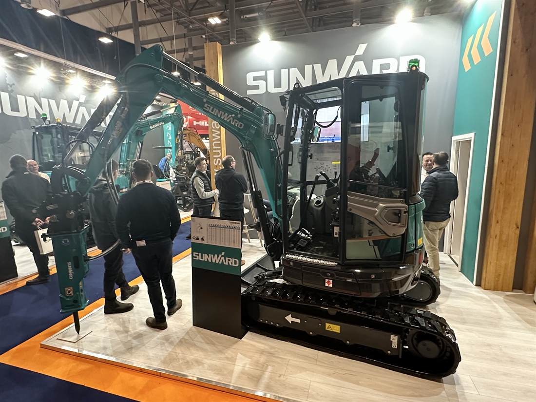 Diggers Executive Hire Show Highlights (Part One: Sunward)