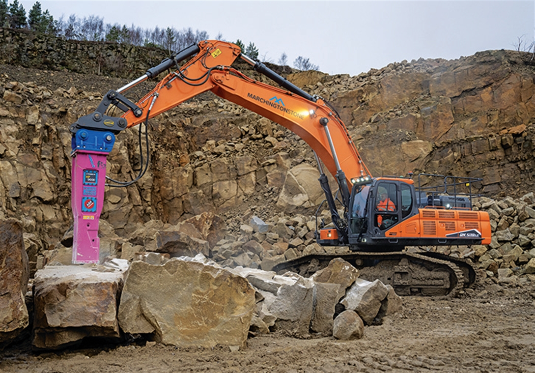 Doosan DX530 excavator with Indeco HP9000FS hammer