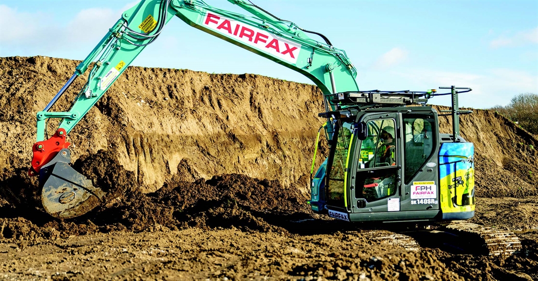 Kobelco SK140SR-7 helps air ambulance charity