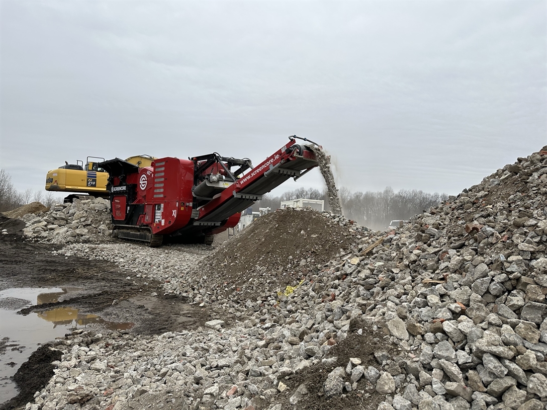 Screencore XJ Dual-Power tracked jaw crusher