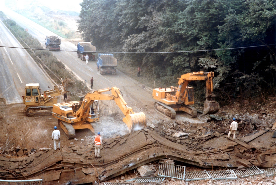 1980s Bridge Busting with Dirk Bmer