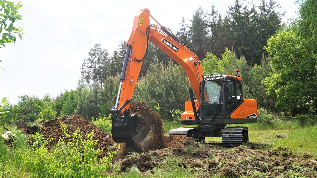 New Develon DX140LC-7K excavator
