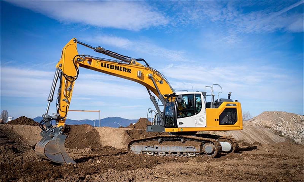 Liebherr expands range of Leica machine control options