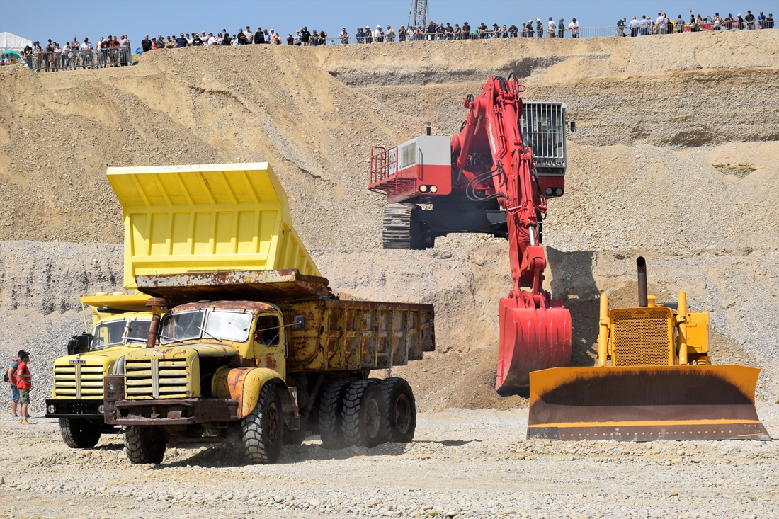 In Praise of French Construction Machinery #FlashbackFriday