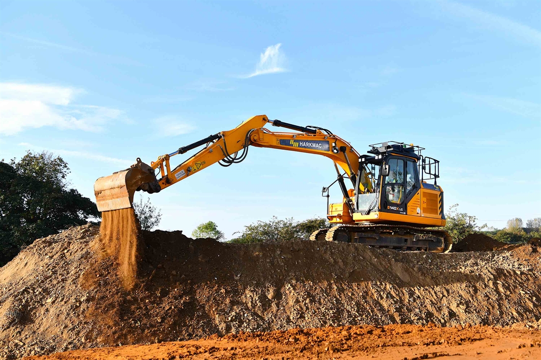 JCB 140X exceeds Harkmacs expectations