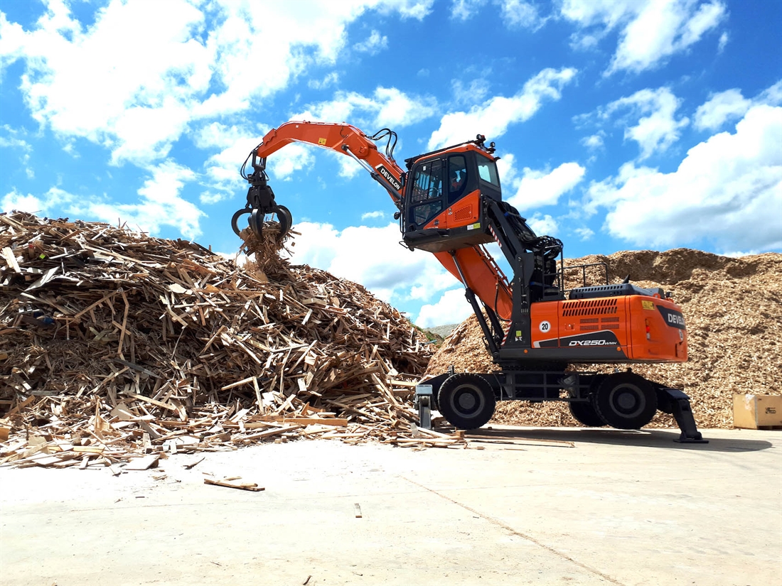 New Develon DX230WMH-7 & DX250WMH-7 Material Handlers