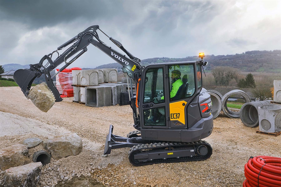 New Volvo EC37 and ECR40 compact excavators