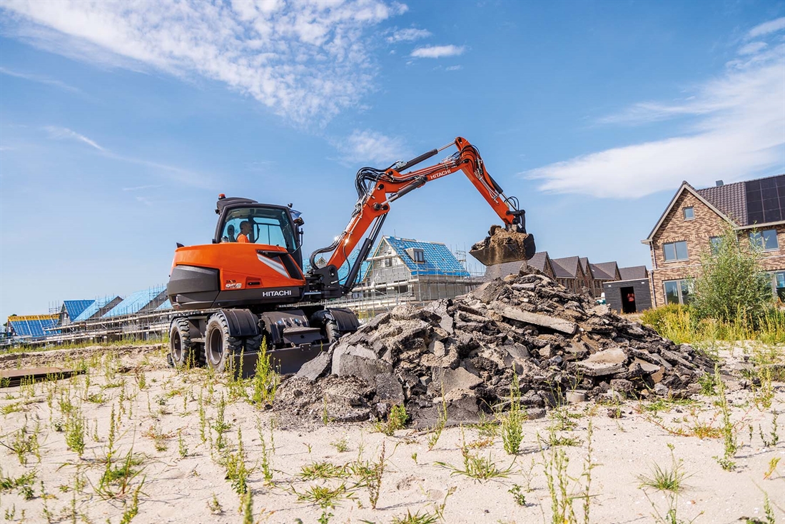 Hitachi ZX135W-7 at Intermat