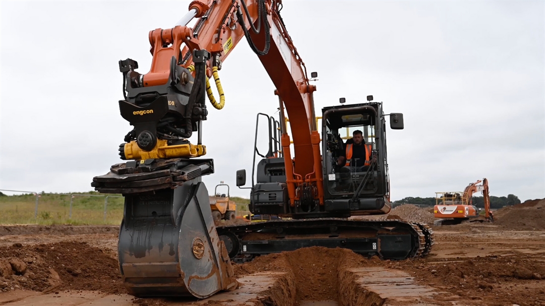 Hitachi Zaxis 130-7LCN with tilt-rotator and GPS