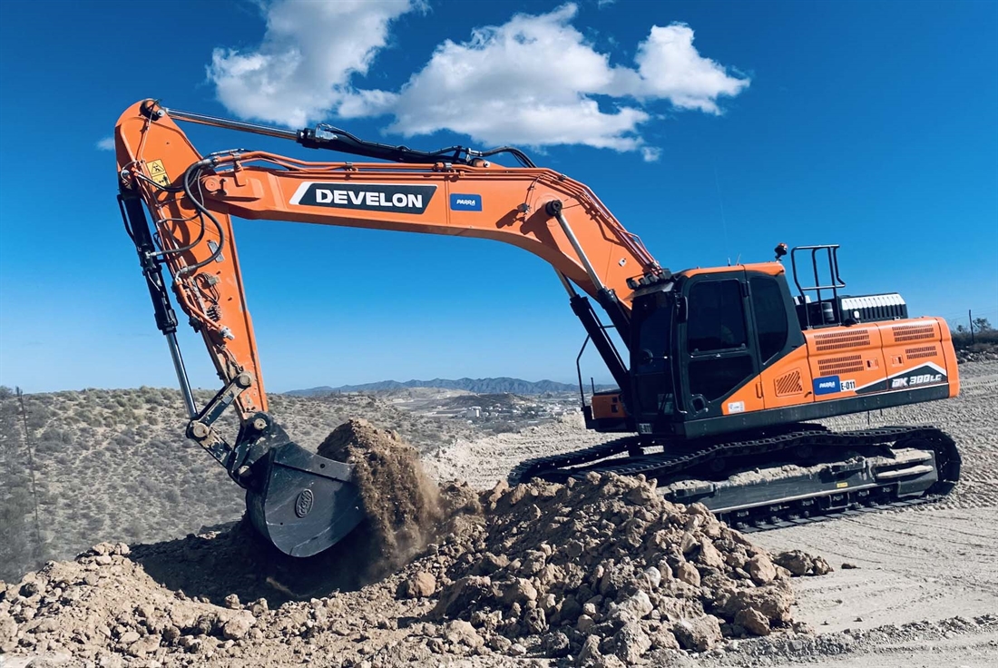 New Develon excavator on high-speed rail project