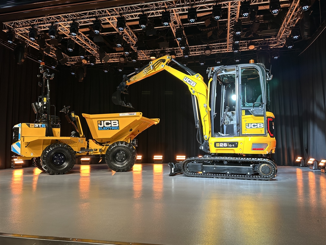 JCB Go Big on Compacts at the Executive Hire Show