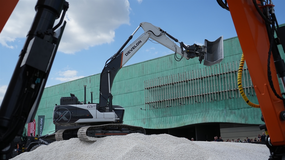 Show Stopper from DEVELON at Intermat