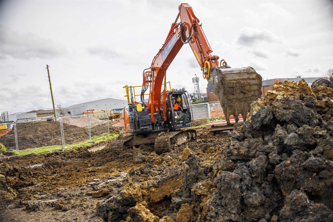 Contractor celebrates decade of Hitachi kit