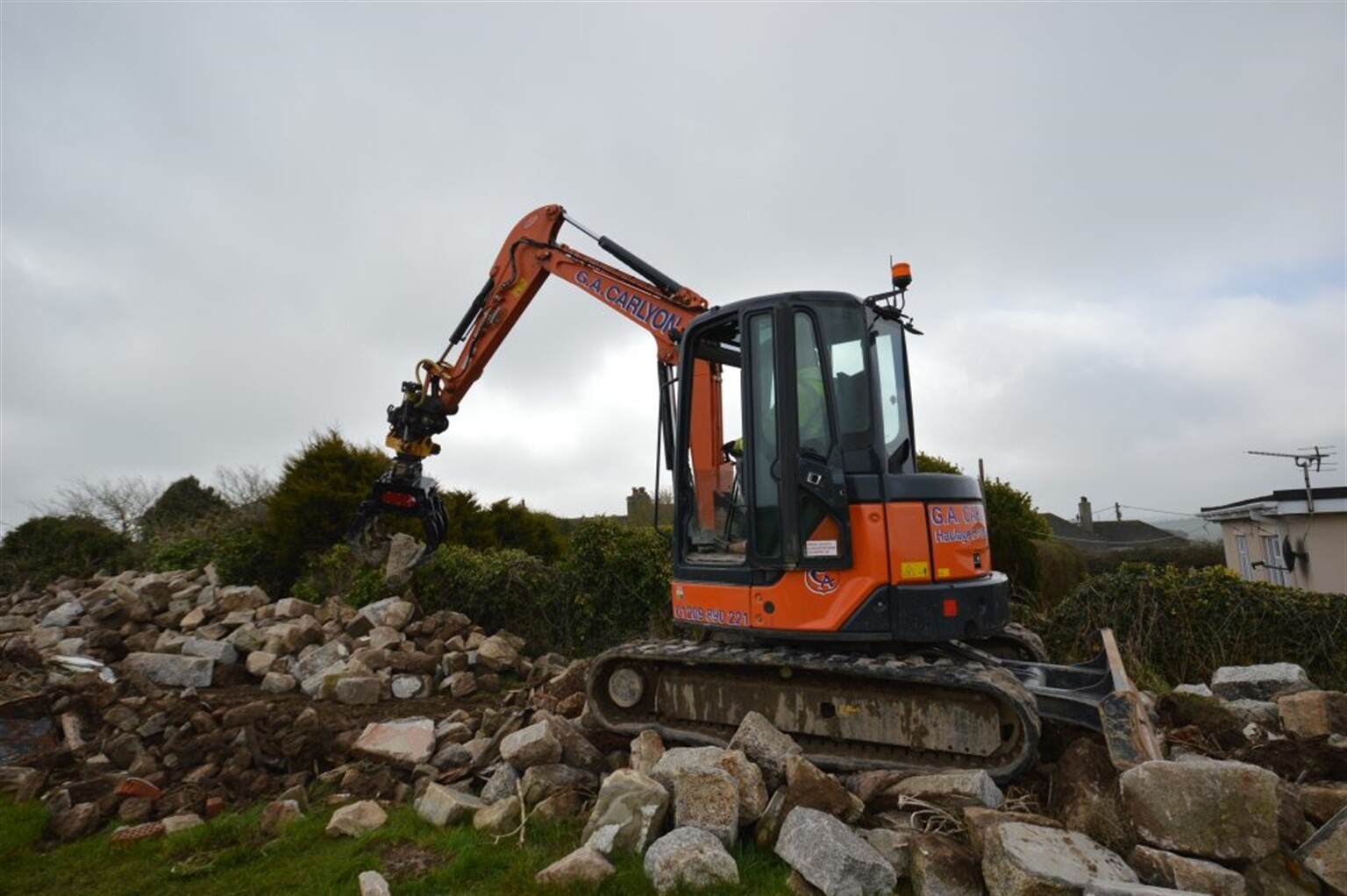 G.A. Carlyon discover the joys of tiltrotator ownership