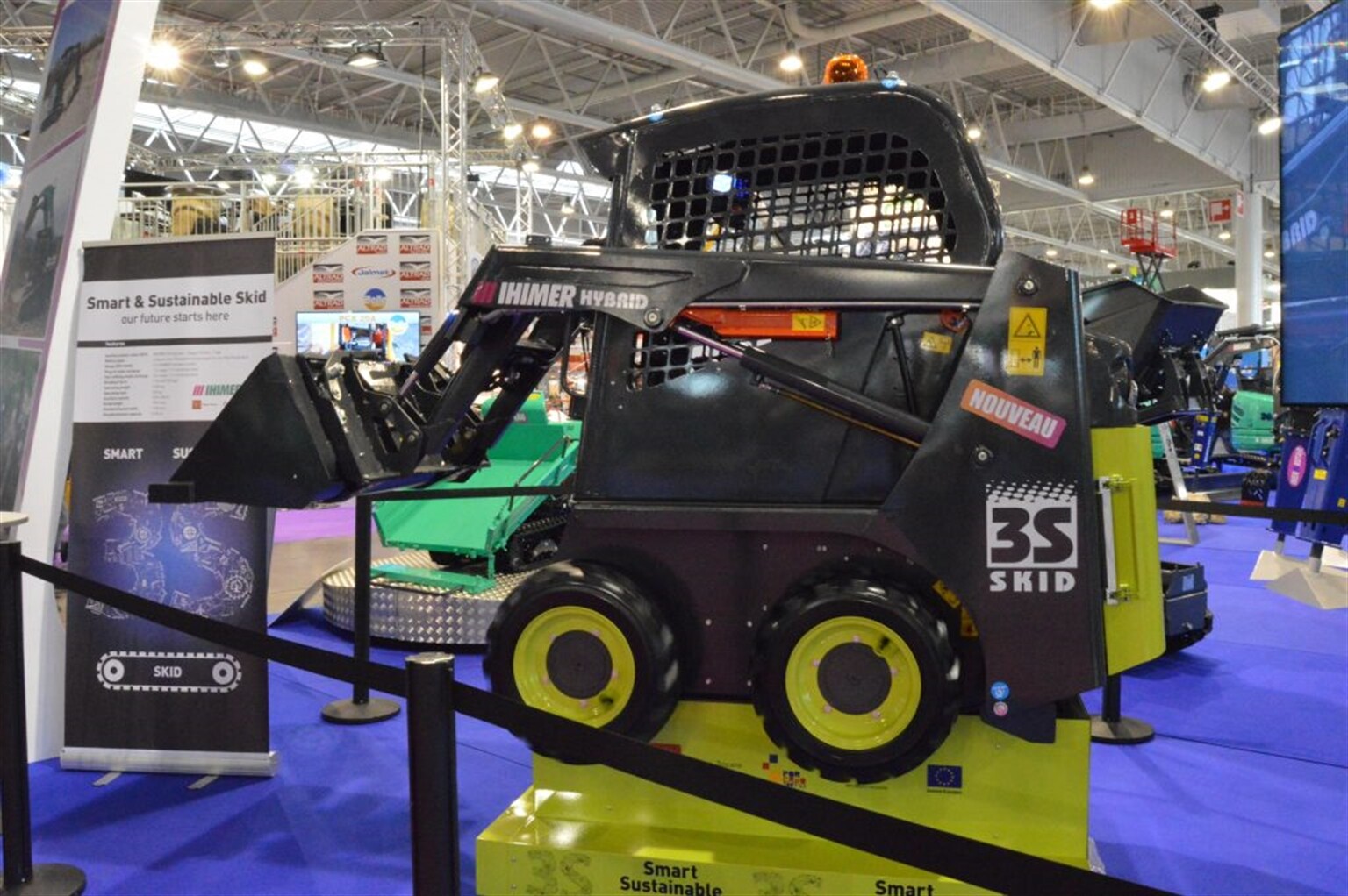 Hybrid skid steer revealed