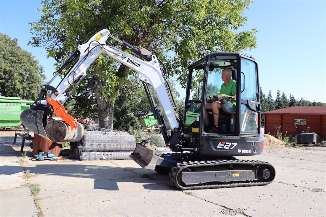 Bobcat E27 compact excavator is perfect for family farm