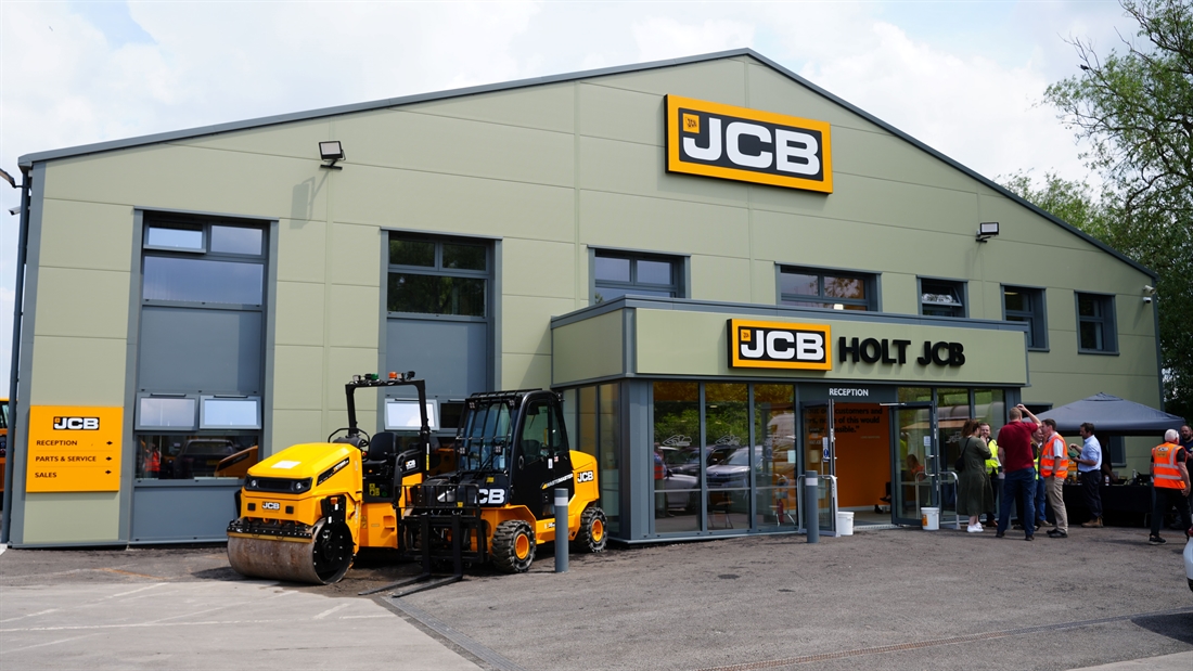 Holt JCB Swindon Machine Showcase Event Hits the Spot