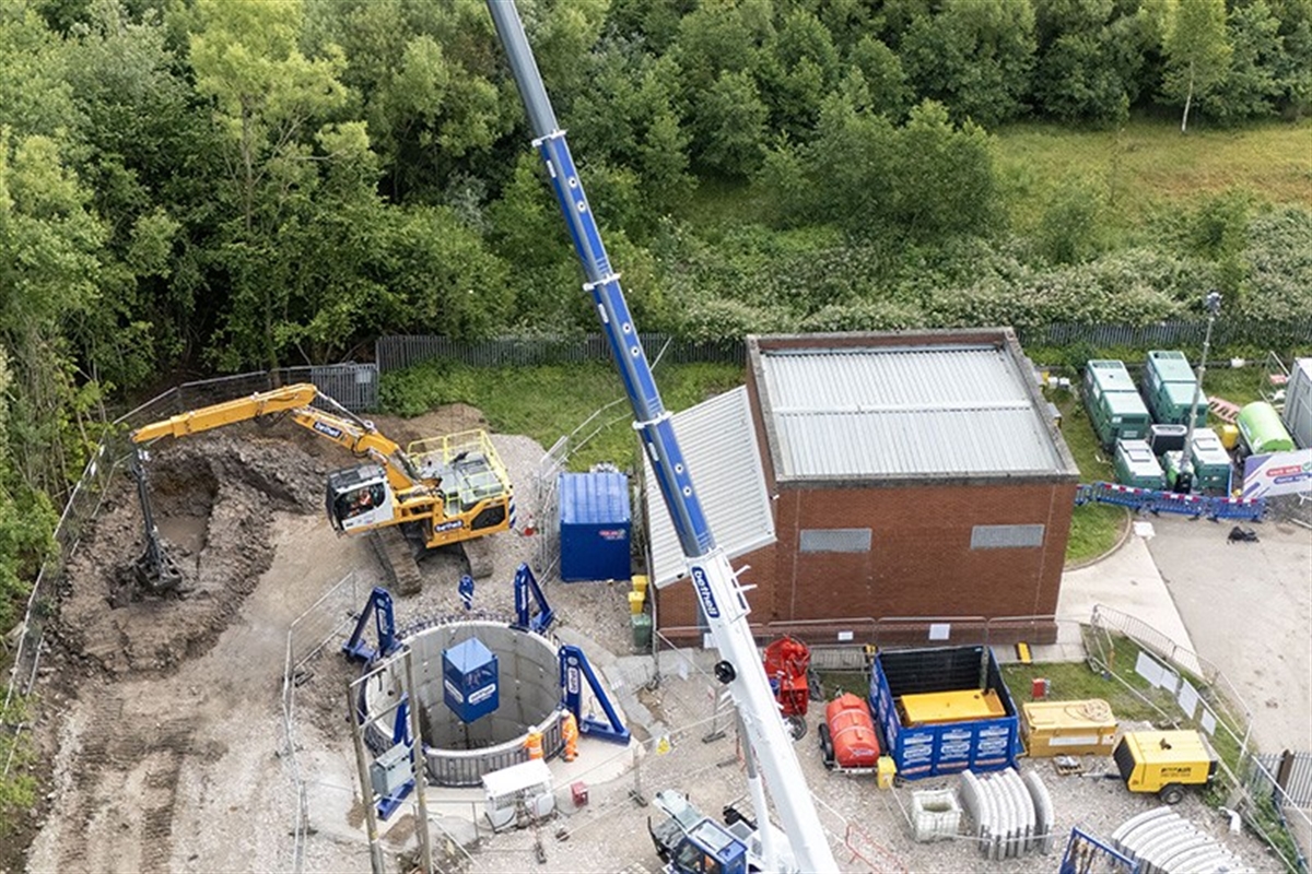 Two new Liebherr special excavators optimise Bethell's civil engineering performance