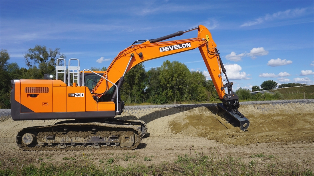 Successful industry demo for new Develon Series 9 excavator