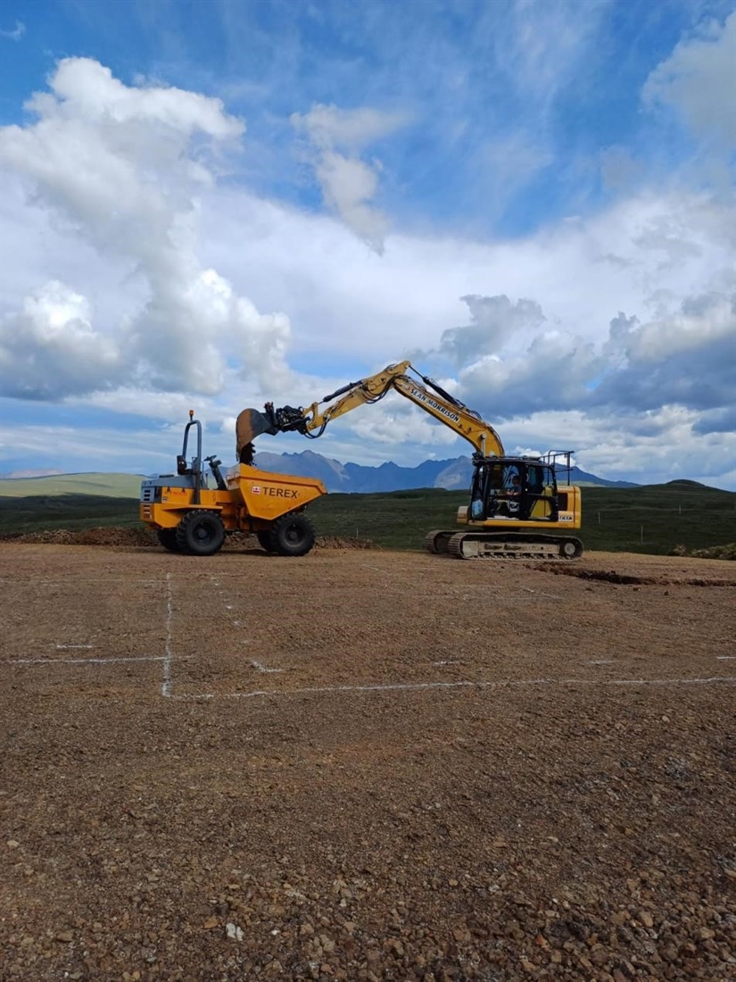 Finning helps client drive business growth with new Cat TRS12 tiltrotator