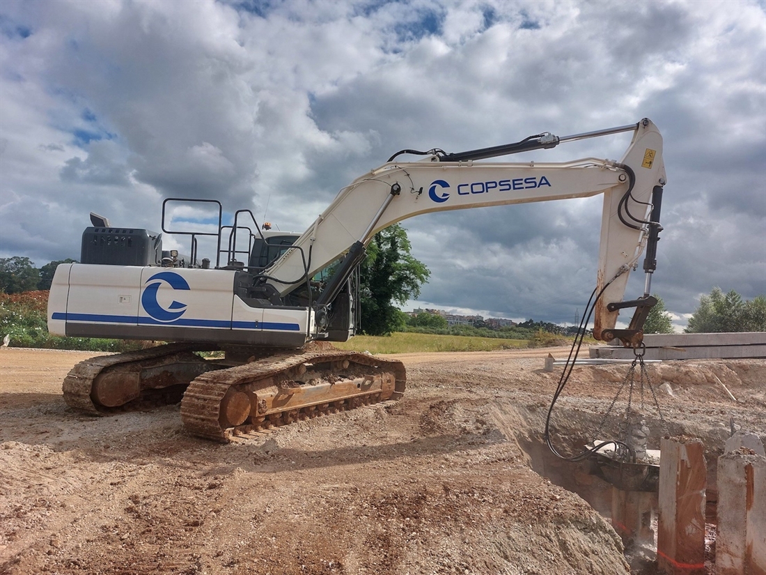 COPSESA strengthens machinery fleet with new Develon DX255LC-7 excavator