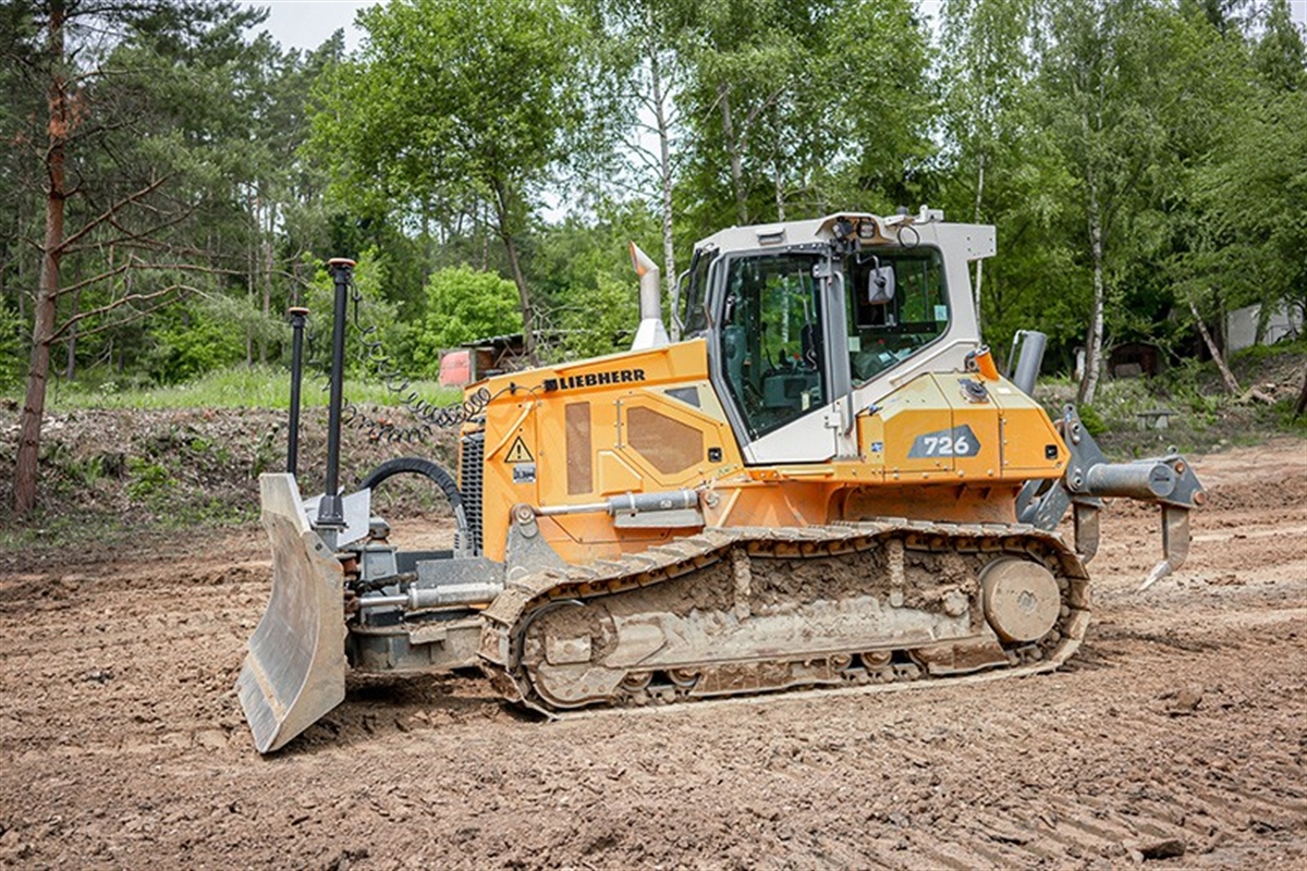 Liebherr expands digital integration with Unicontrol on G8 crawler dozers