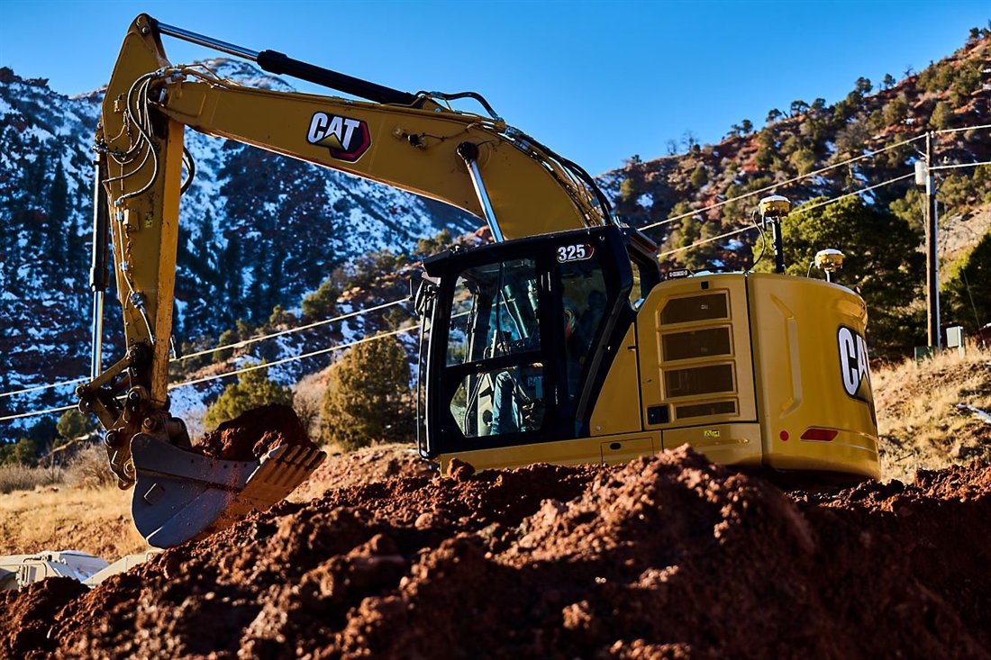 New heavy-duty undercarriage configuration for the Cat 325 excavator
