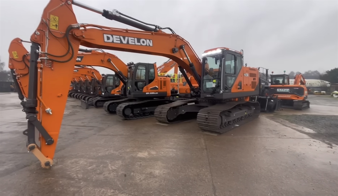 Ali Kaye Gets Up Close and Personal with Develons Dash-9