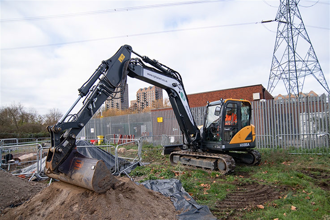 TPH Plant Hire takes first six Hyundai excavators