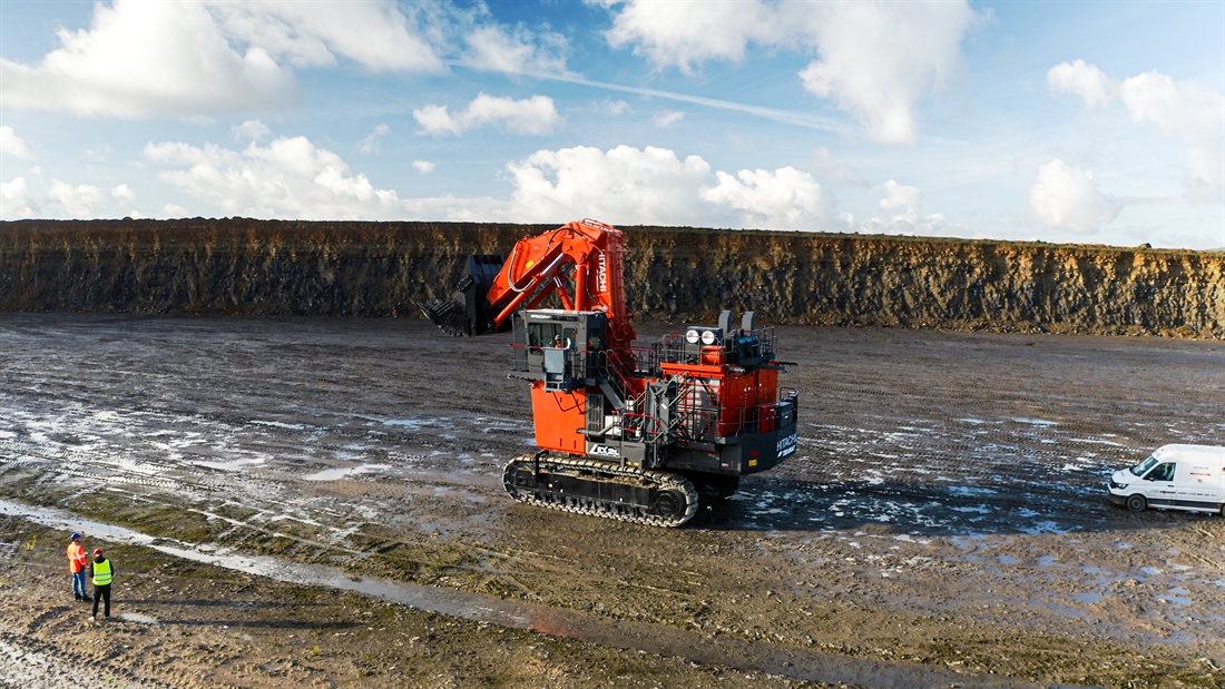 First Hitachi EX2000-7 ultra-large excavator arrives in Europe