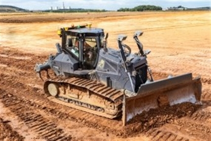 Whitnell plant chooses Liebherr PR 736 G8 for versatile earthmoving operations