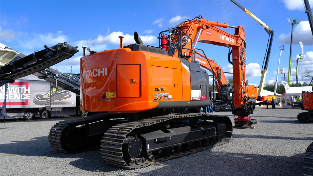 Hitachi�s Big Compact Excavator