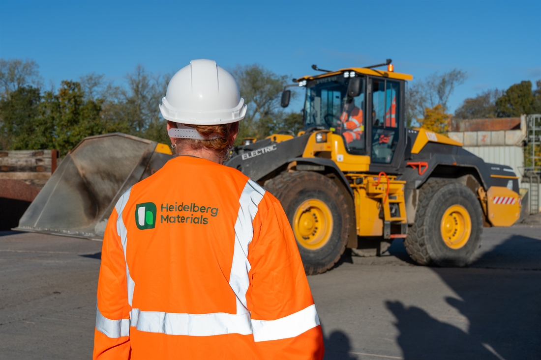 Volvo�s electric L120 loader makes UK debut