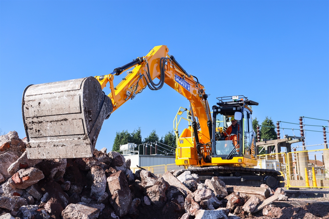 Scott's Hire hits century with major JCB order