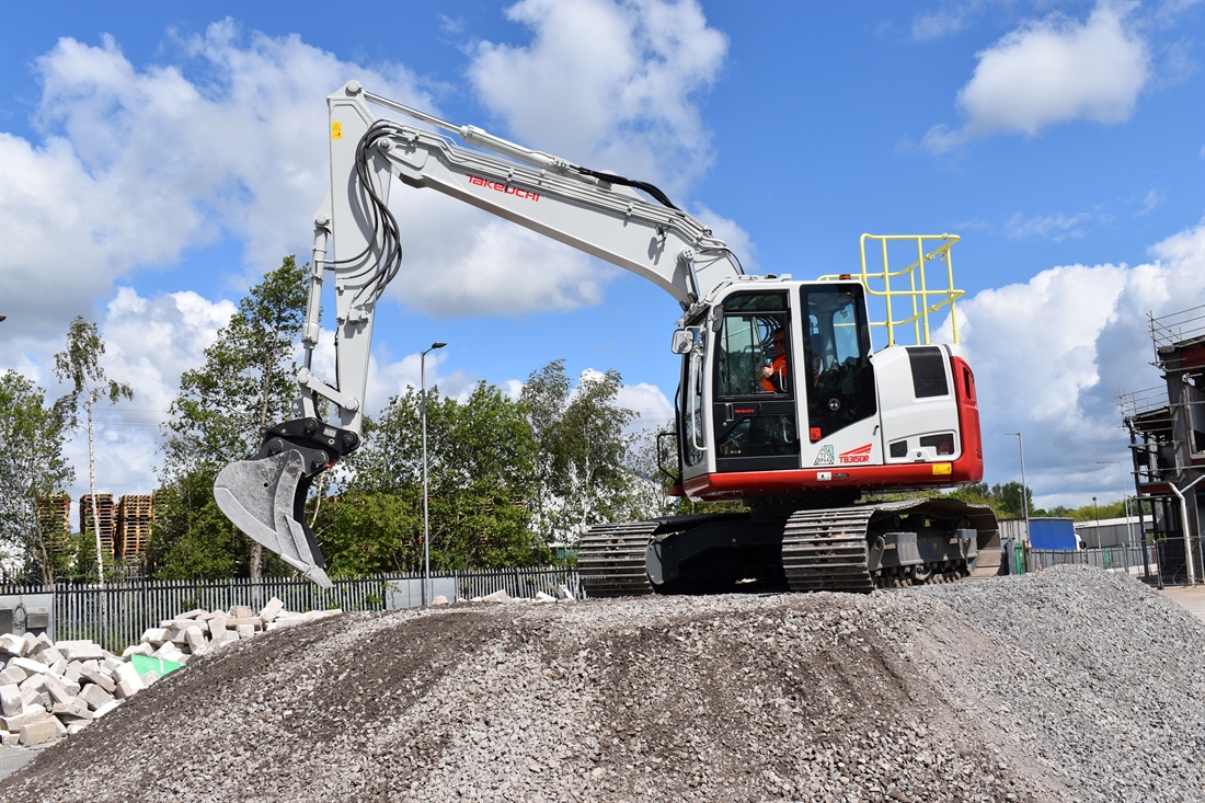 Takeuchi�s Latest 3-Series Machines join the Hillhead Party
