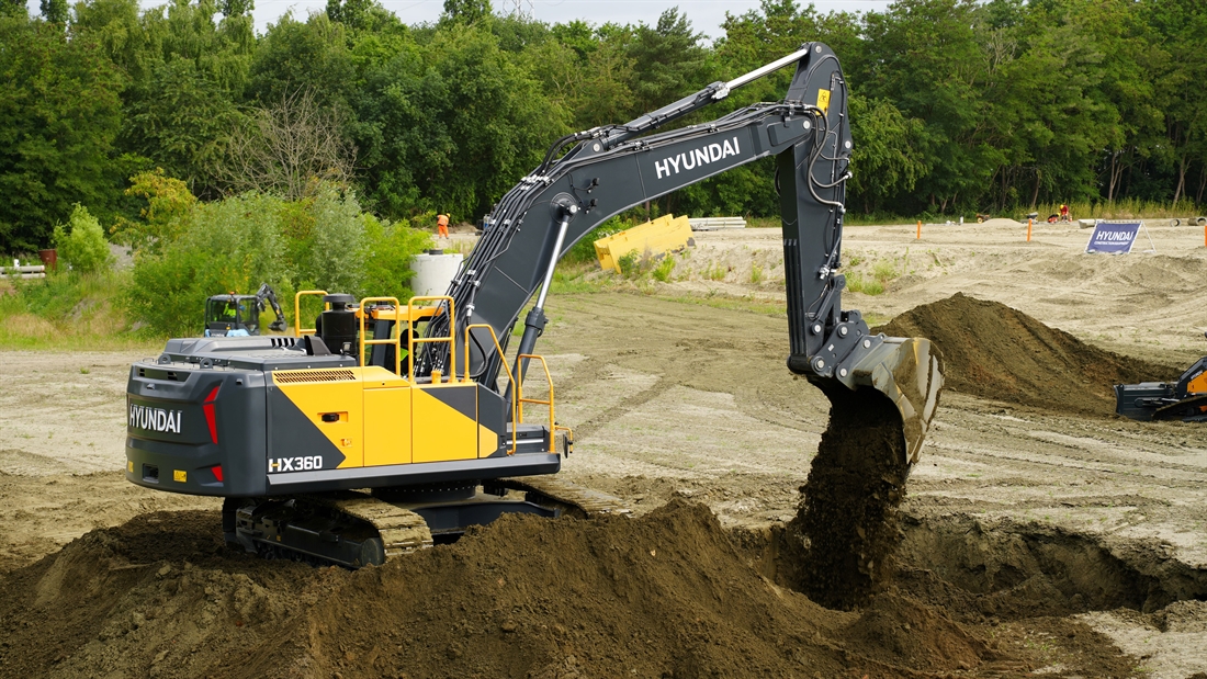 How HD Hyundai Build Excavators with Aaron Witt