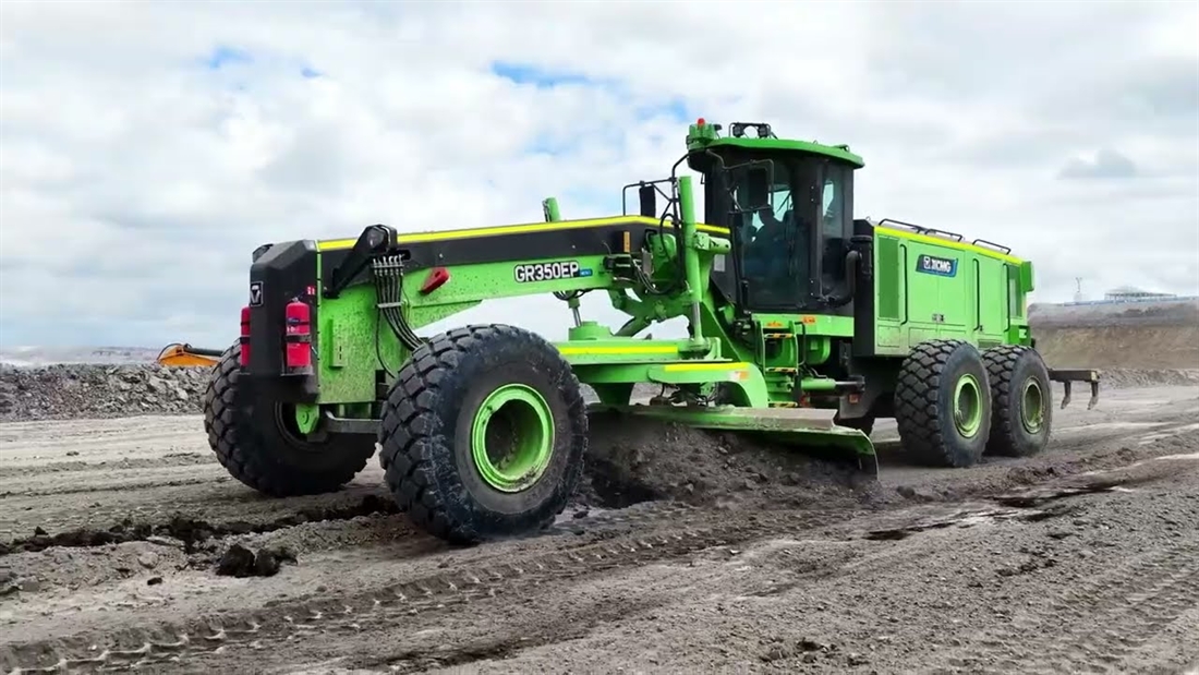 XCMG�s Big Lean, Green, Electric Motor Grader