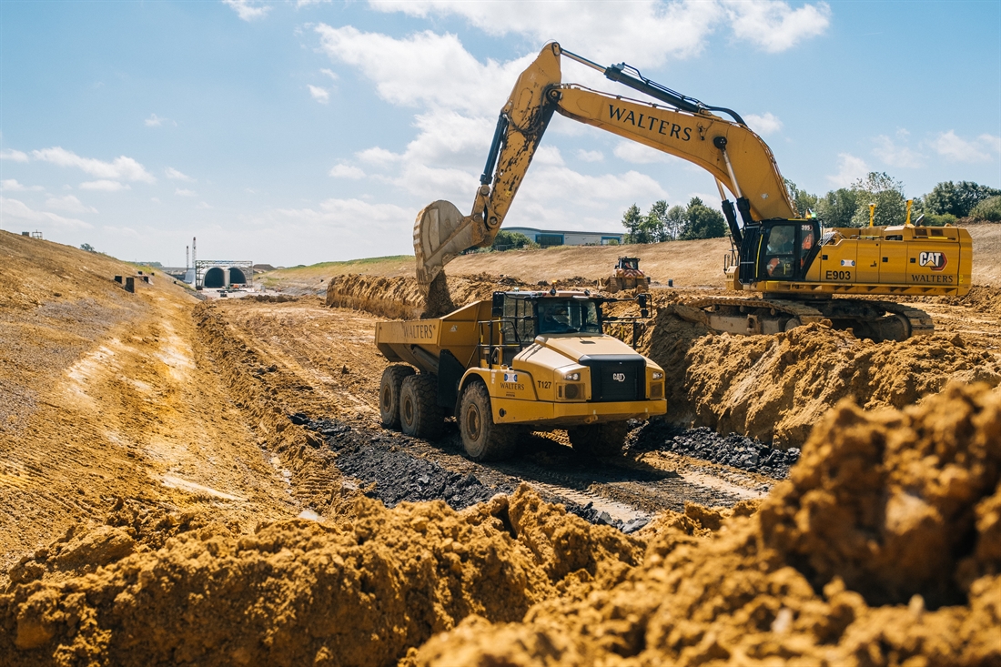 28 new Caterpillar machines for Walters