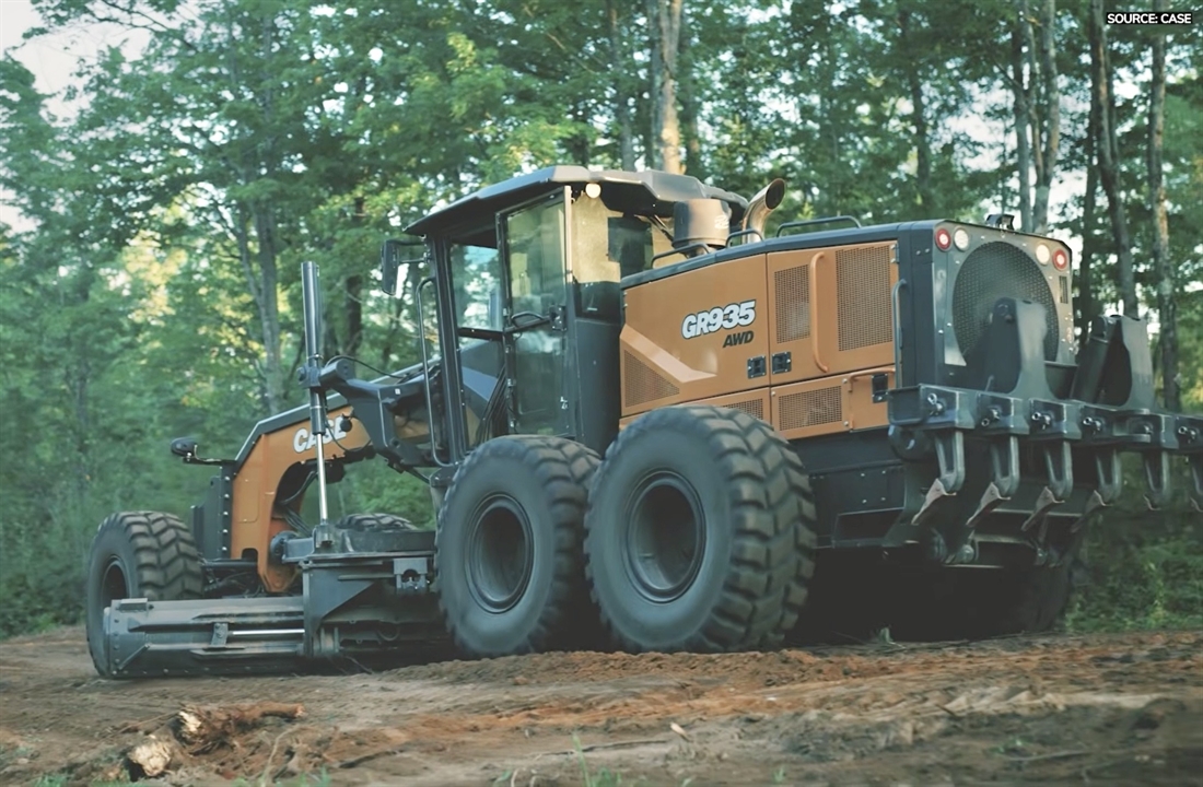 CASE CE Back in the Large Grader Market