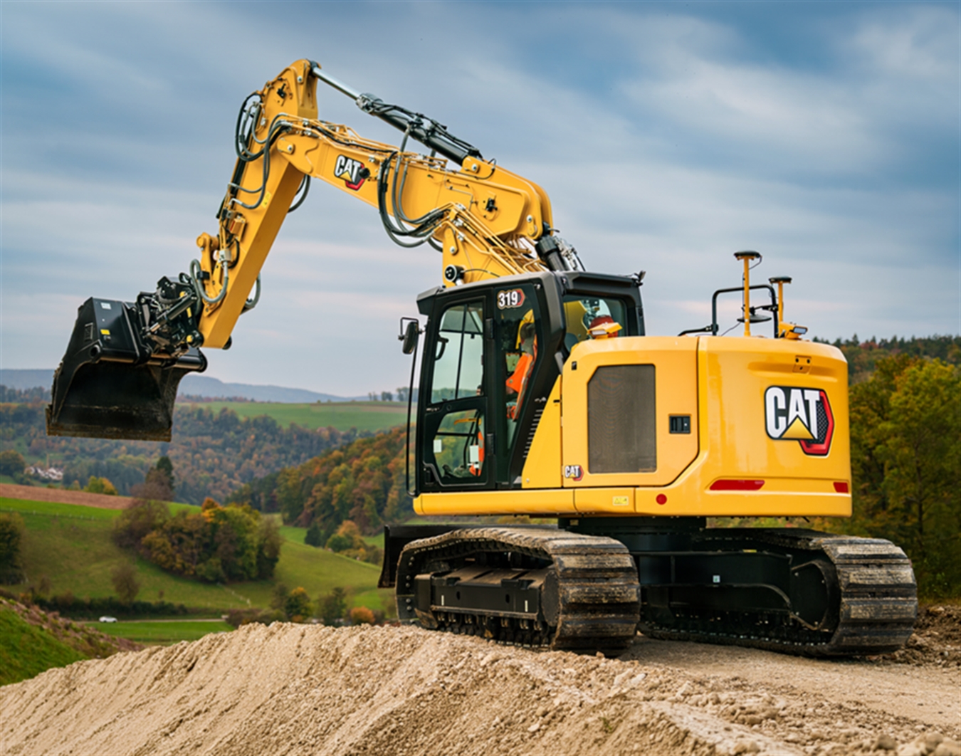 Cat�s 319 CR makes Finnish debut