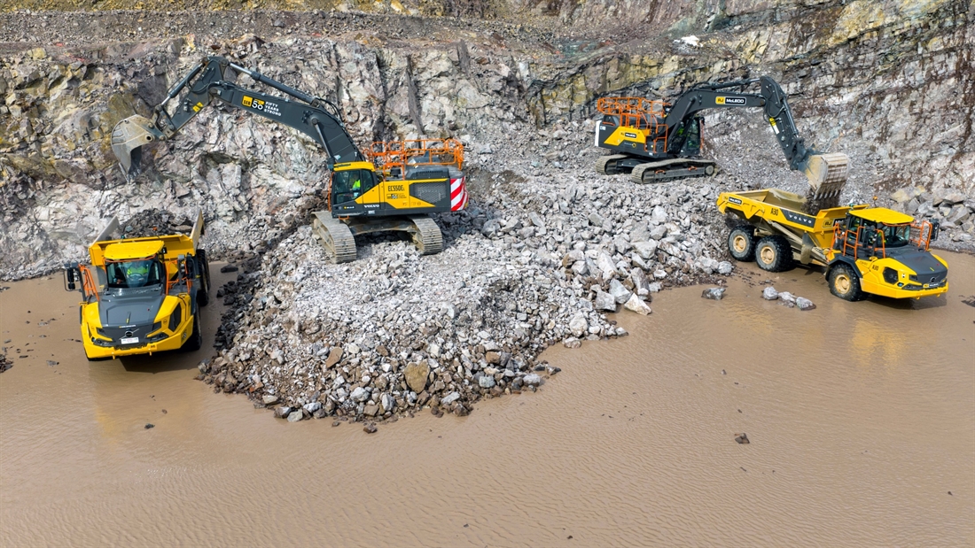 Stevens Equipment Rental supports RJ McLeod on UK�s largest dry dock expansion at Kishorn Port